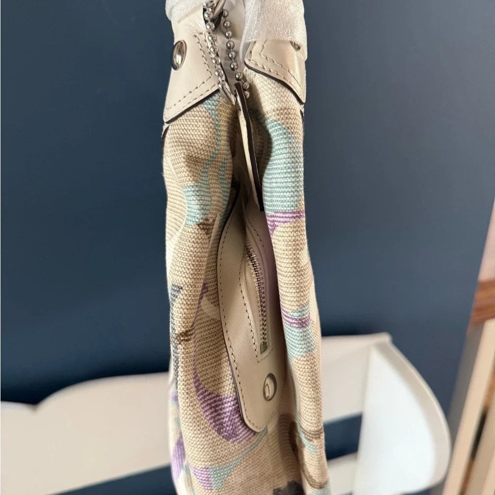 Coach Cream and Tan Shoulder Bag with Signature Pattern - Picture 7 of 11